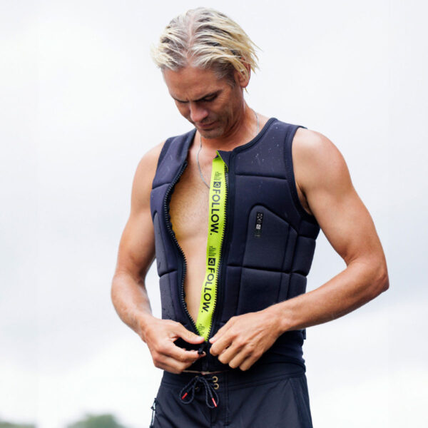 Follow Global Comp Life Vest [Black]
